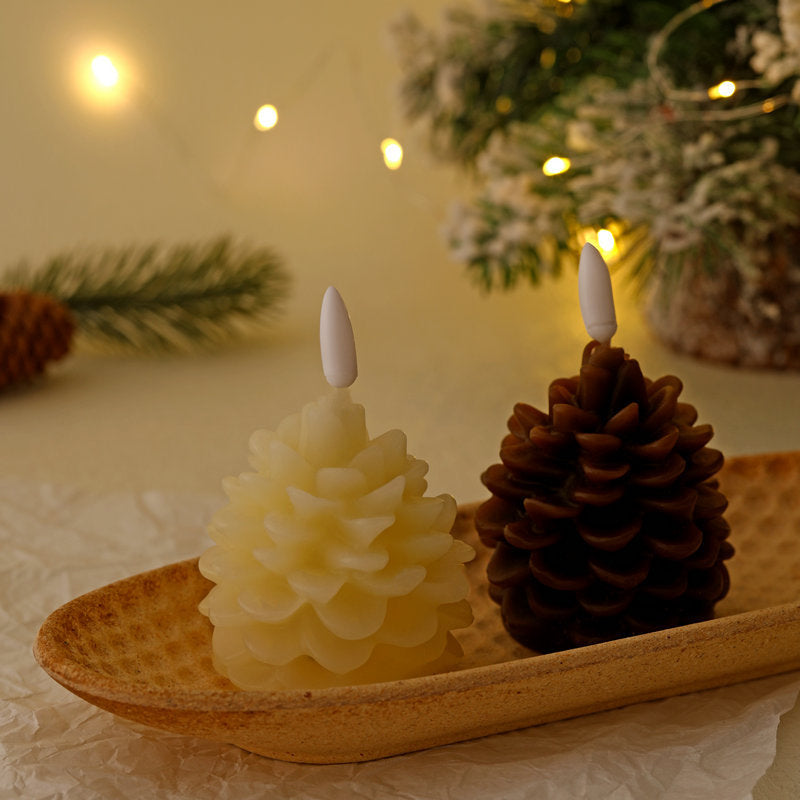 Candele a forma di pigna senza fiamma