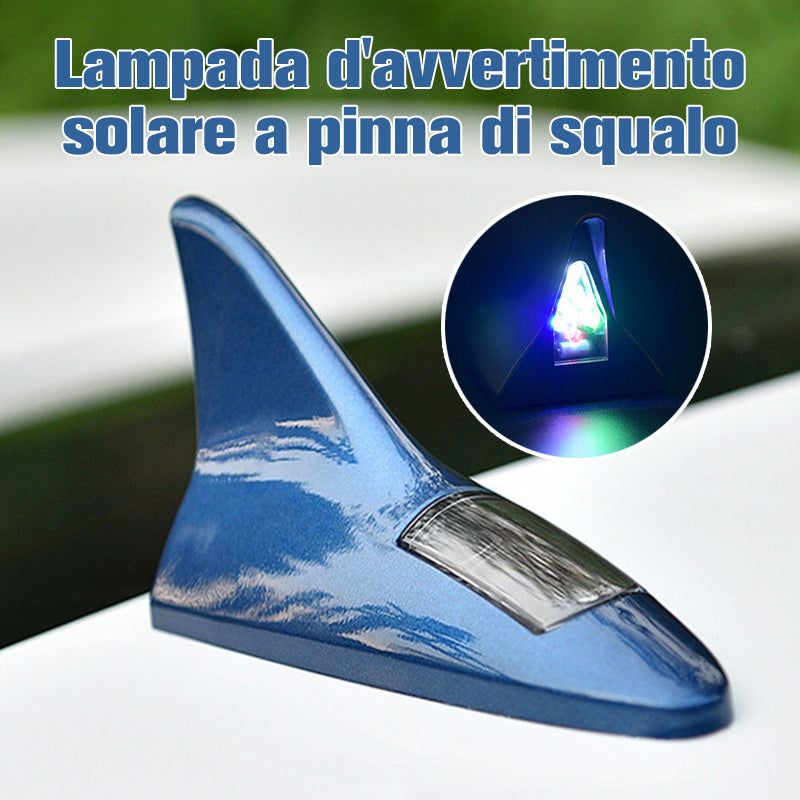 Spia solare a forma di pinna di squalo per auto