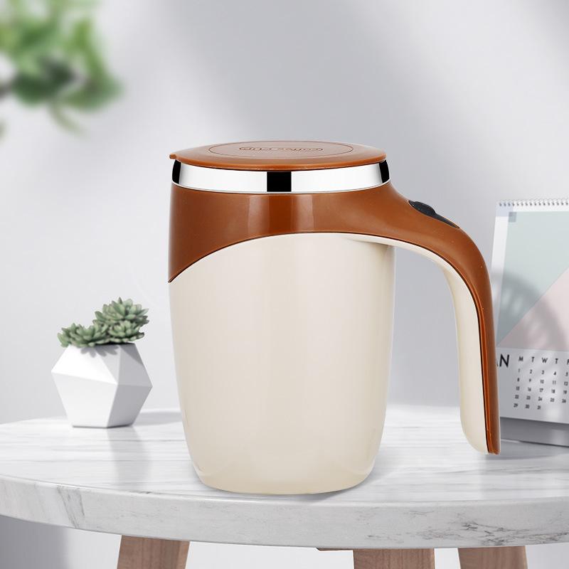 Tazza da caffè con mescolamento automatico