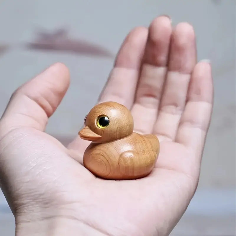 Anatra di gomma in legno fatta a mano
