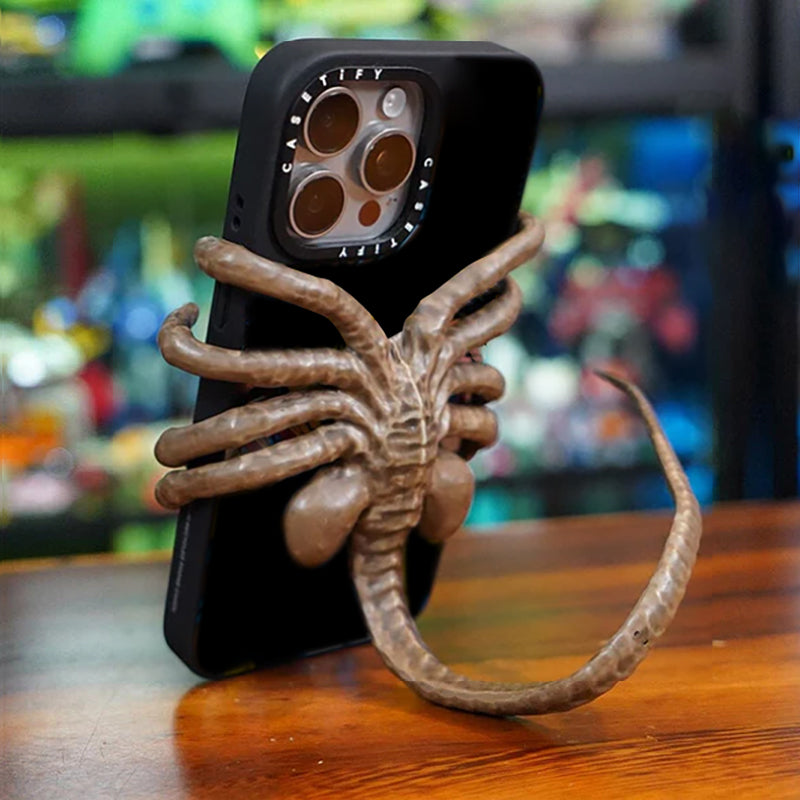 Orribile supporto per telefono Facehugger