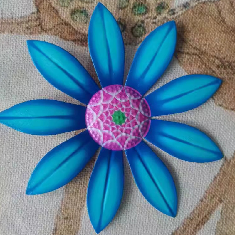 Decorazioni artigianali floreali in metallo