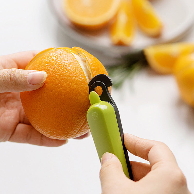Strumento per sbucciare la frutta