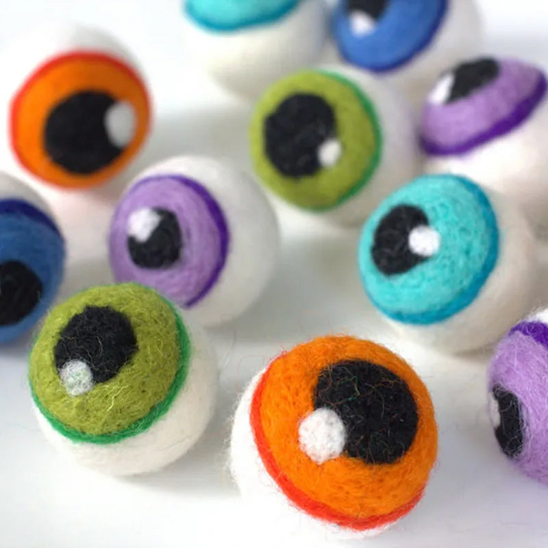 Bulbi oculari del mostro di Halloween in feltro