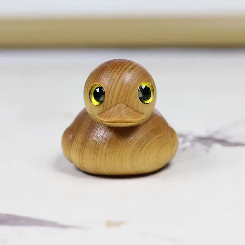 Anatra di gomma in legno fatta a mano